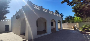 Peaceful Villa w/ Hot Tub, 5mins walk from the sea